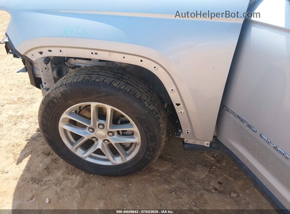 1C4RJKAG8P8893879 2023 JEEP GRAND CHEROKEE L Silver Vista frontal