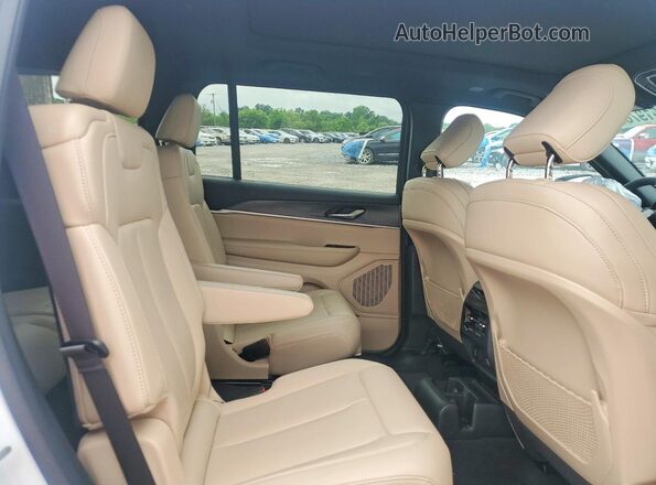 1C4RJKBG1S8627658 2025 JEEP GRAND White Հետևի նստատեղերի տեսք