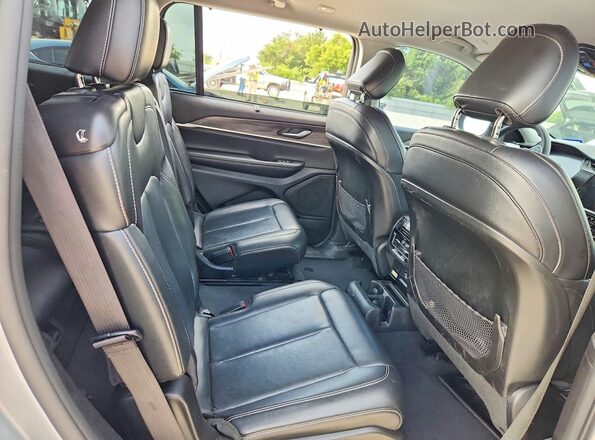 1C4RJKBG3P8729177 2023 JEEP GRAND Silver Rear interior view