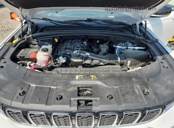 1C4RJKBG3P8854339 2023 JEEP GRAND White Vista del compartimento del motor