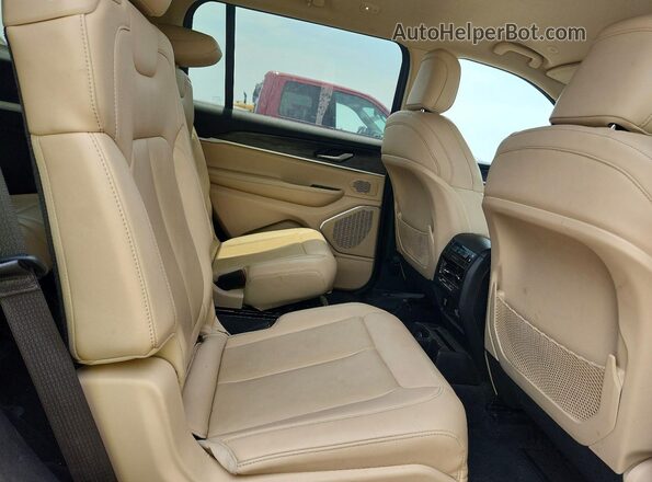 1C4RJKBG4N8550482 2022 JEEP GRAND Maroon Vista interior trasera