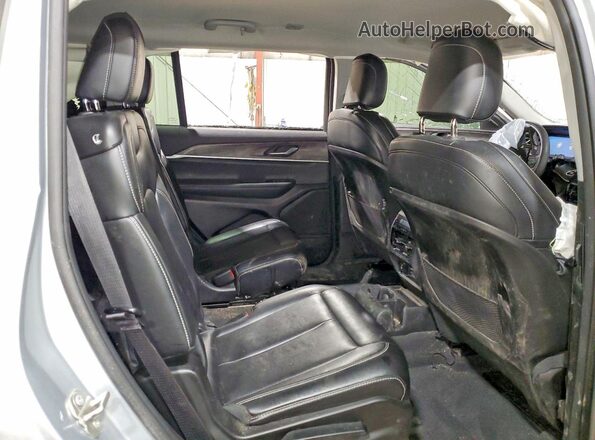 1C4RJKBG4P8857525 2023 JEEP GRAND Silver Vista interior trasera