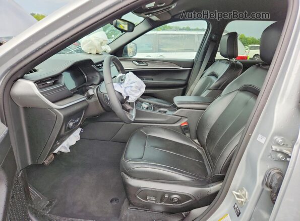 1C4RJKBG4R8593600 2024 JEEP GRAND Серебряный Вид салона спереди