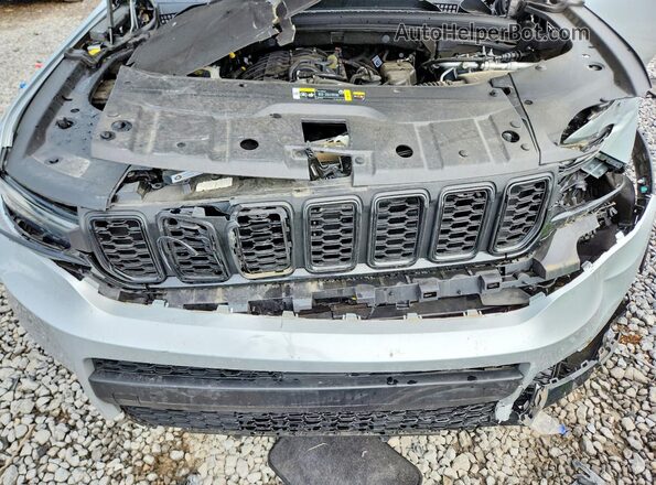 1C4RJKBG4R8593600 2024 JEEP GRAND Серебряный Вид подкапотного пространства
