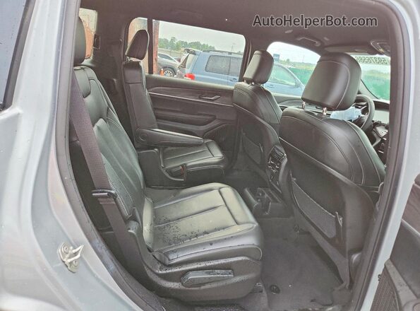 1C4RJKBG4R8593600 2024 JEEP GRAND Серебряный Вид задней части салона