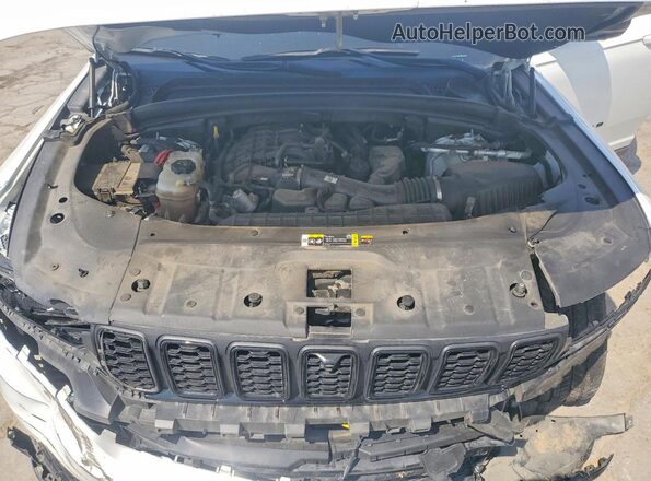 1C4RJKBG8N8599832 2022 JEEP GRAND Белый Вид подкапотного пространства