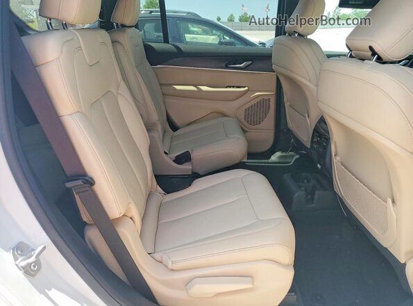 1C4RJKBG8S8761048 2025 JEEP GRAND White Вид задньої частини салону