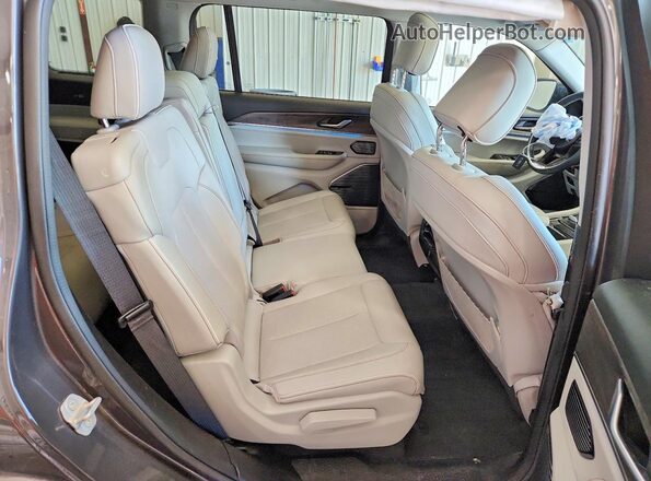 1C4RJKDG2N8560005 2022 JEEP GRAND Gray Rear interior view