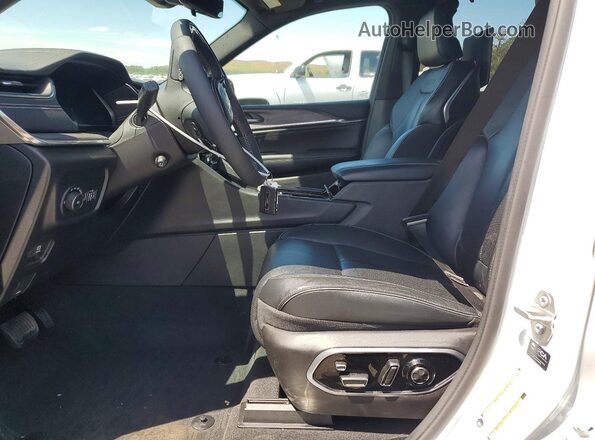 1C4RJKDG2R8521579 2024 JEEP GRAND White Front interior view