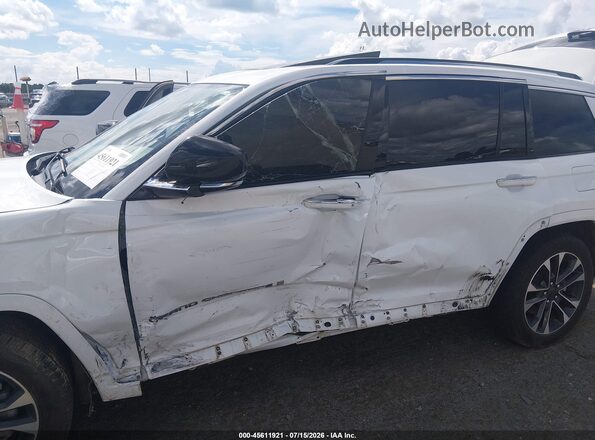 1C4RJKDG3P8701473 2023 JEEP GRAND CHEROKEE L White Front view