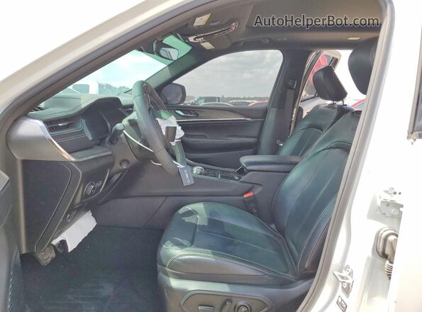 1C4RJKDT6P8793045 2023 JEEP GRAND White Widok wnętrza z przodu