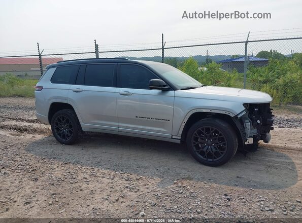 1C4RJKER1T8566388 2026 JEEP GRAND CHEROKEE L Silver Rear interior view