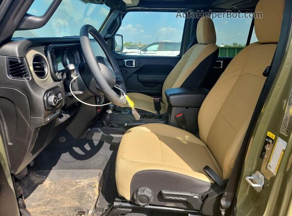 1C4RJXN68SW524510 2025 JEEP WRANGLER Зеленый Вид салона спереди