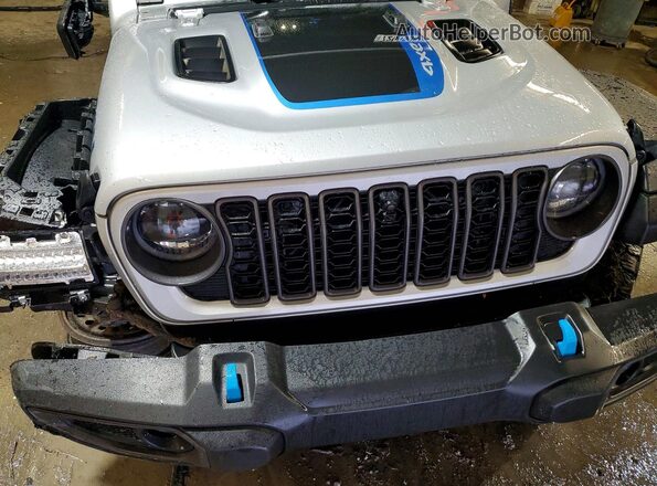 1C4RJXR68RW242470 2024 JEEP WRANGLER Silver Вид задньої частини салону