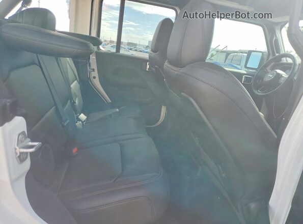 1C4RJXSJ5TW214857 2026 JEEP WRANGLER White Widok wnętrza z tyłu