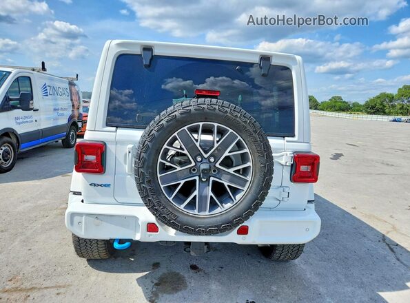 1C4RJXU68RW305557 2024 JEEP WRANGLER Белый Вид сзади