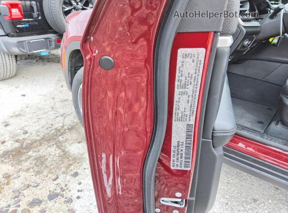 1C4RJYB63P8795044 2023 JEEP GRAND Burgundy Vista de la etiqueta del VIN