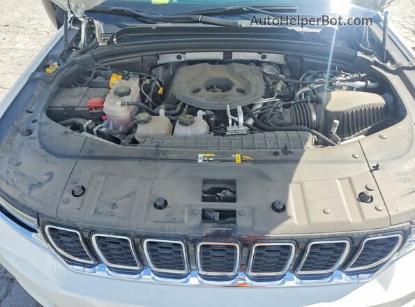1C4RJYB63RC720358 2024 JEEP GRAND White Vista del compartimento del motor