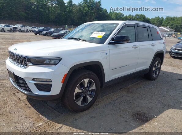 1C4RJYB6XPC665873 2023 JEEP GRAND CHEROKEE 4XE White Передня ліва чверть