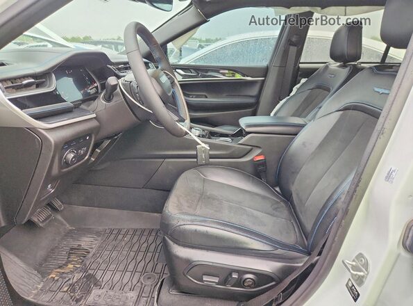 1C4RJYC67N8761670 2022 JEEP GRAND Белый Вид салона спереди