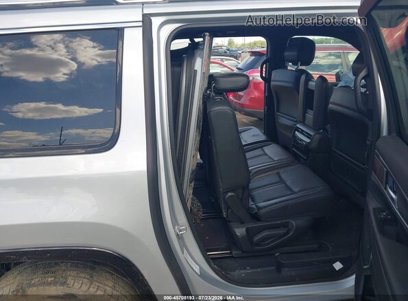 1C4SJSBP6SS523610 2025 JEEP WAGONEER L Silver VIN კოდის სტიკერის ხედი