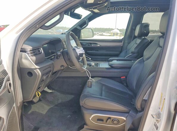 1C4SJSBP9RS117203 2024 JEEP WAGONEER White Front interior view