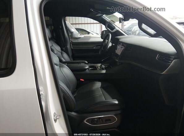 1C4SJSDP1PS540822 2023 JEEP WAGONEER L White Front interior view