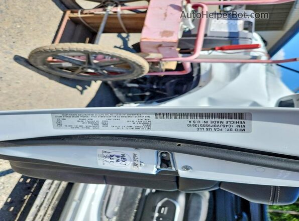 1C4SJVBP9SS513610 2025 JEEP WAGONEER White VIN կոդի պիտակի տեսք