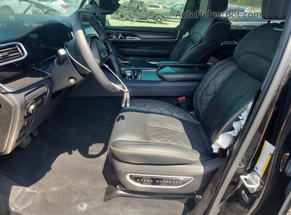 1C4SJVGP2SS502621 2025 JEEP GRAND Black Widok wnętrza z przodu