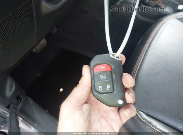 1C6JJTEG0PL549562 2023 JEEP GLADIATOR Gray Widok deski rozdzielczej