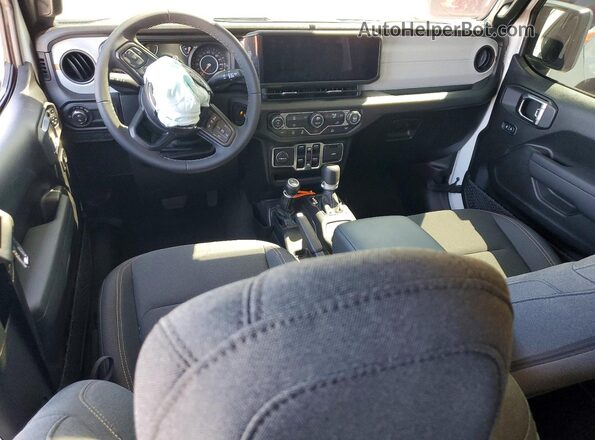 1C6PJTAG5TL163200 2026 JEEP GLADIATOR White Widok deski rozdzielczej