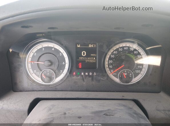1C6RR6FG0HS764930 2017 RAM 1500 White უკანა სავარძლების ხედი