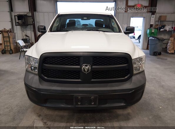 1C6RR6FG0JS290676 2018 RAM 1500 White Widok zestawu wskaźników