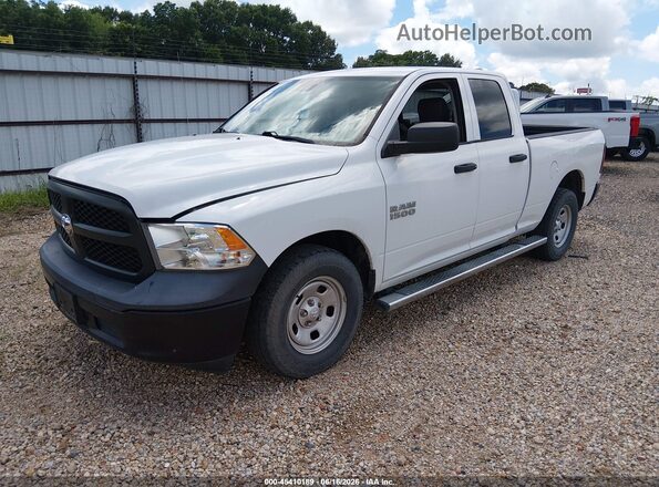 1C6RR6FG0JS303605 2018 RAM 1500 Белый Передняя левая четверть