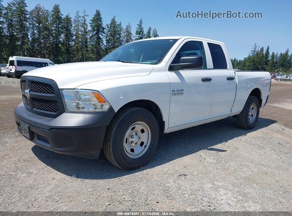 1C6RR6FG0JS322266 2018 RAM 1500 White წინა მარცხენა ხედი სამი მეოთხედიდან