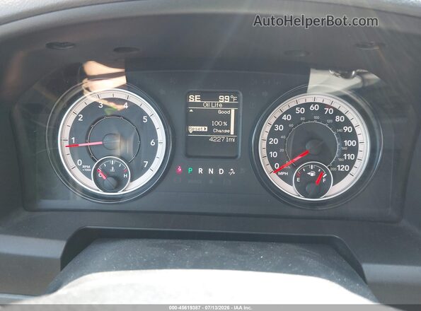 1C6RR6FG0JS322266 2018 RAM 1500 White უკანა სავარძლების ხედი