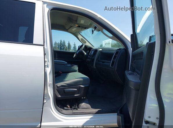 1C6RR6FG0JS322266 2018 RAM 1500 White წინა სალონის ხედი