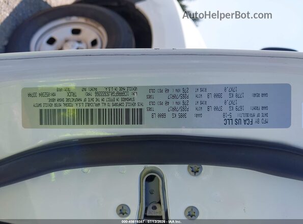 1C6RR6FG0JS322266 2018 RAM 1500 White ძრავის განყოფილების ხედი