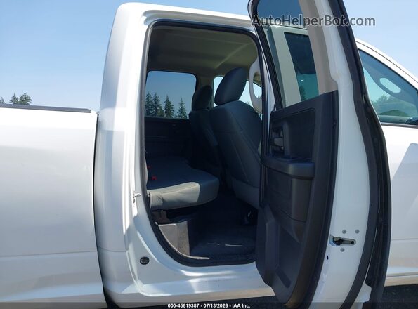 1C6RR6FG0JS322266 2018 RAM 1500 White VIN კოდის სტიკერის ხედი