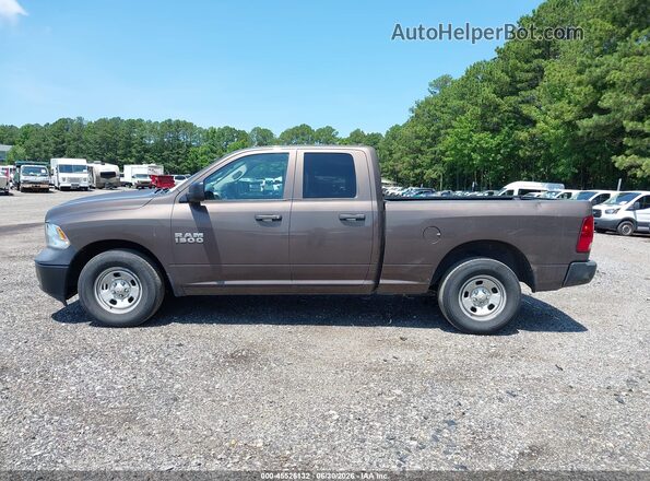 1C6RR6FG1JS296552 2018 RAM 1500 Beige Vista interior trasera