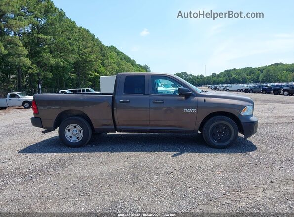 1C6RR6FG1JS296552 2018 RAM 1500 Beige Vista del cuadro de instrumentos
