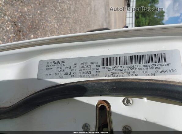 1C6RR6FG2HS622188 2017 RAM 1500 White Вид підкапотного простору