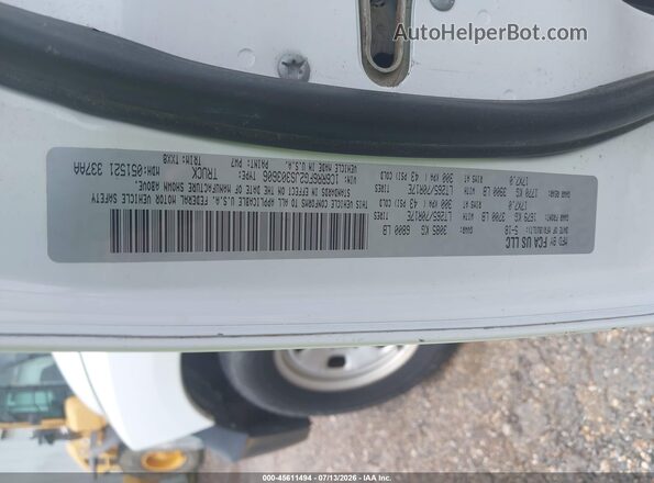 1C6RR6FG2JS303606 2018 RAM 1500 White Շարժիչի բաժամունքի տեսք