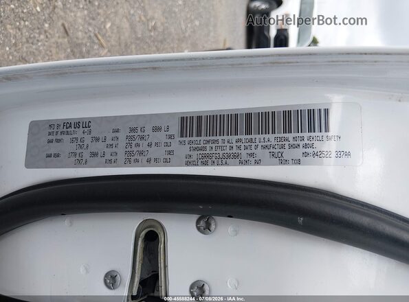 1C6RR6FG3JS303601 2018 RAM 1500 White Շարժիչի բաժամունքի տեսք