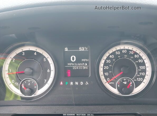 1C6RR6FG3JS322262 2018 RAM 1500 Silver Vista de los asientos traseros