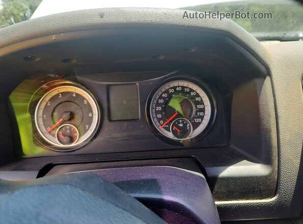 1C6RR6FG4JS201689 2018 RAM 1500 White Instrument cluster view