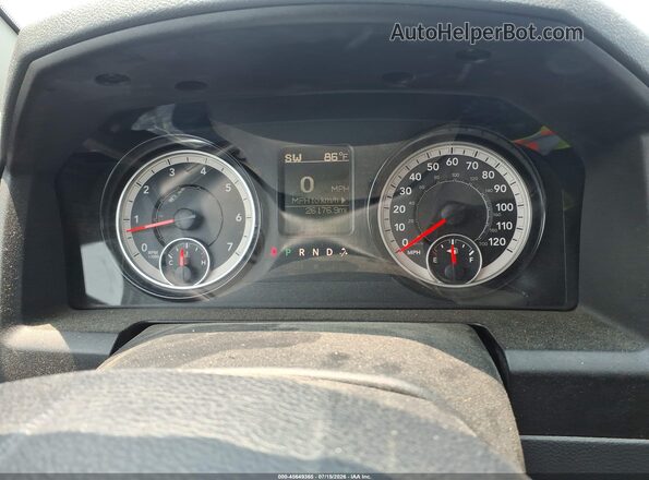 1C6RR6FG6HS835810 2017 RAM 1500 White Widok tylnych siedzeń