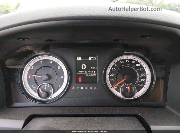 1C6RR6FG6JS292514 2018 RAM 1500 Gray Հետևի նստատեղերի տեսք