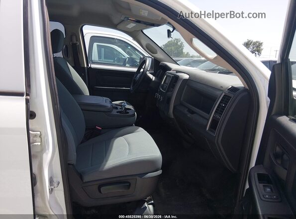 1C6RR6FG7HS764939 2017 RAM 1500 White Widok wnętrza z przodu