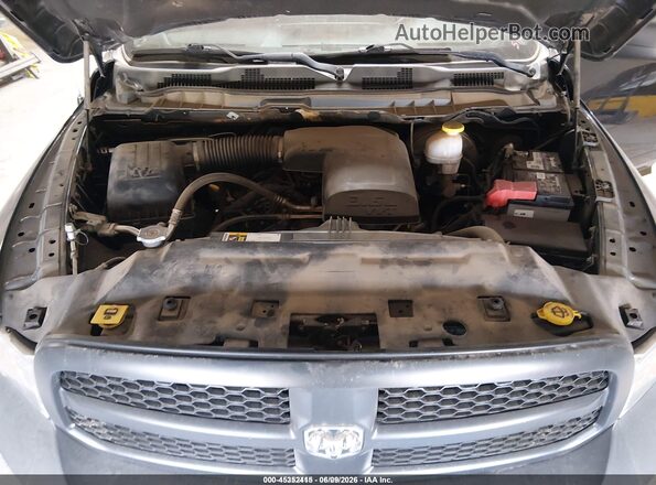 1C6RR6FG7JS272420 2018 RAM 1500 Gray Vista trasera